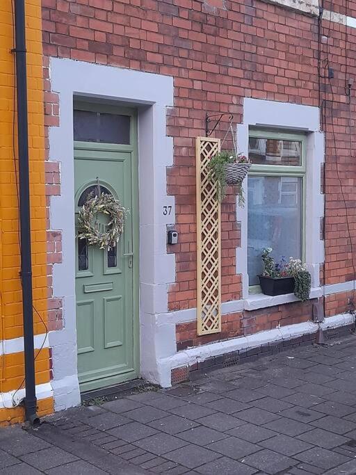 Just The Splott! Sleeps 6, 8 Mins To Stadium. Cardiff Zewnętrze zdjęcie
